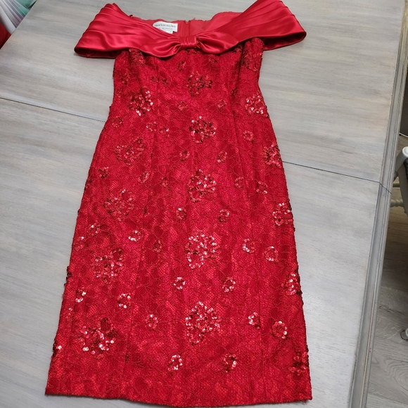 Red Morton Myles Sequin Off-Shoulder Satin Bow Dress Size 6 Gorgeous - Picture 3 of 8
